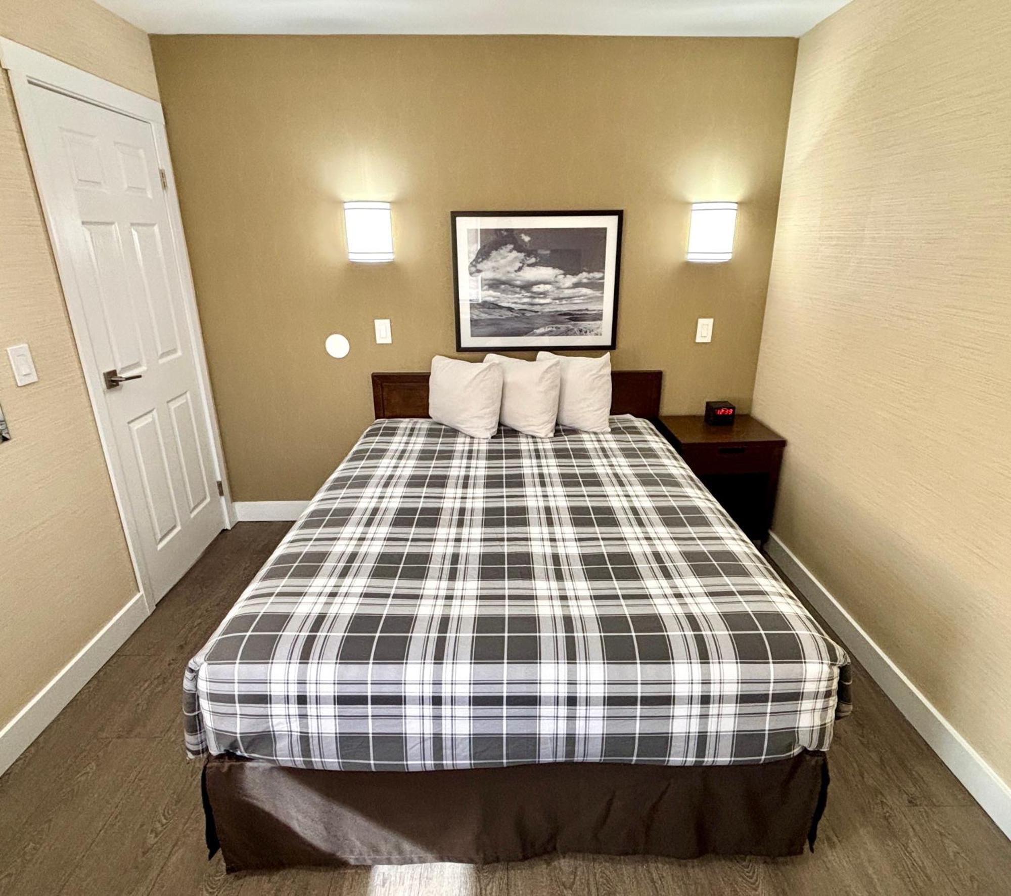 Rodeway & 3* Kamloops