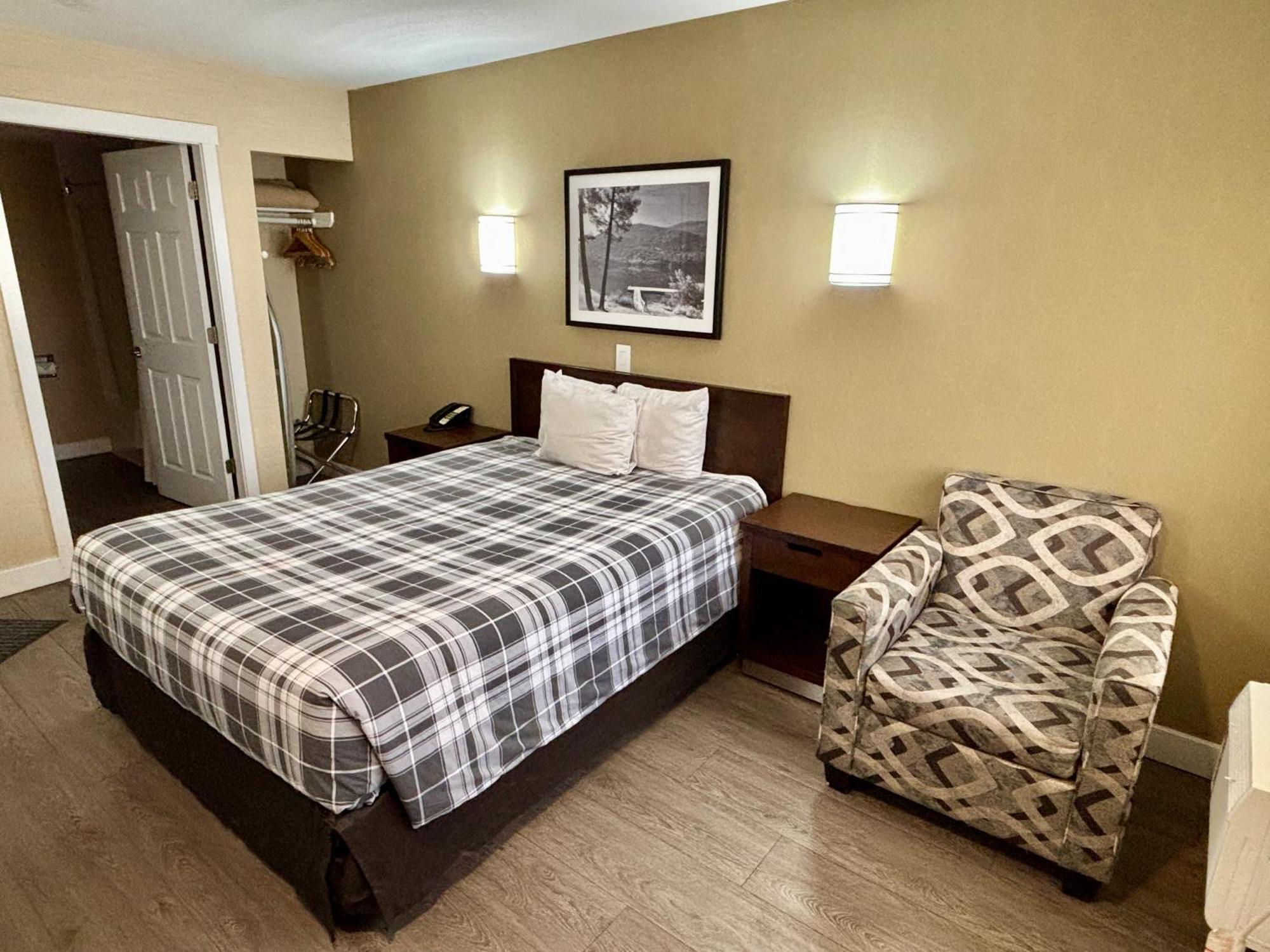 Hotel Rodeway & Kamloops