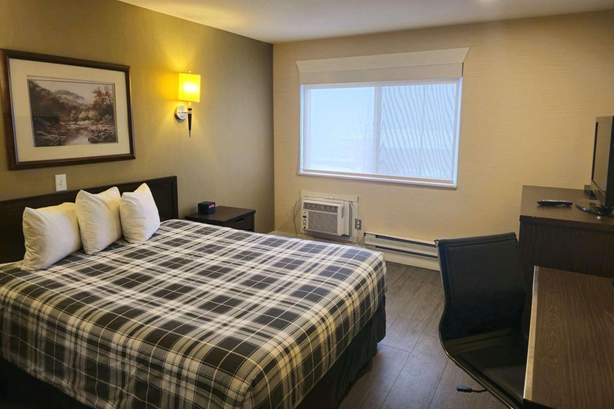 Rodeway & 3* Kamloops