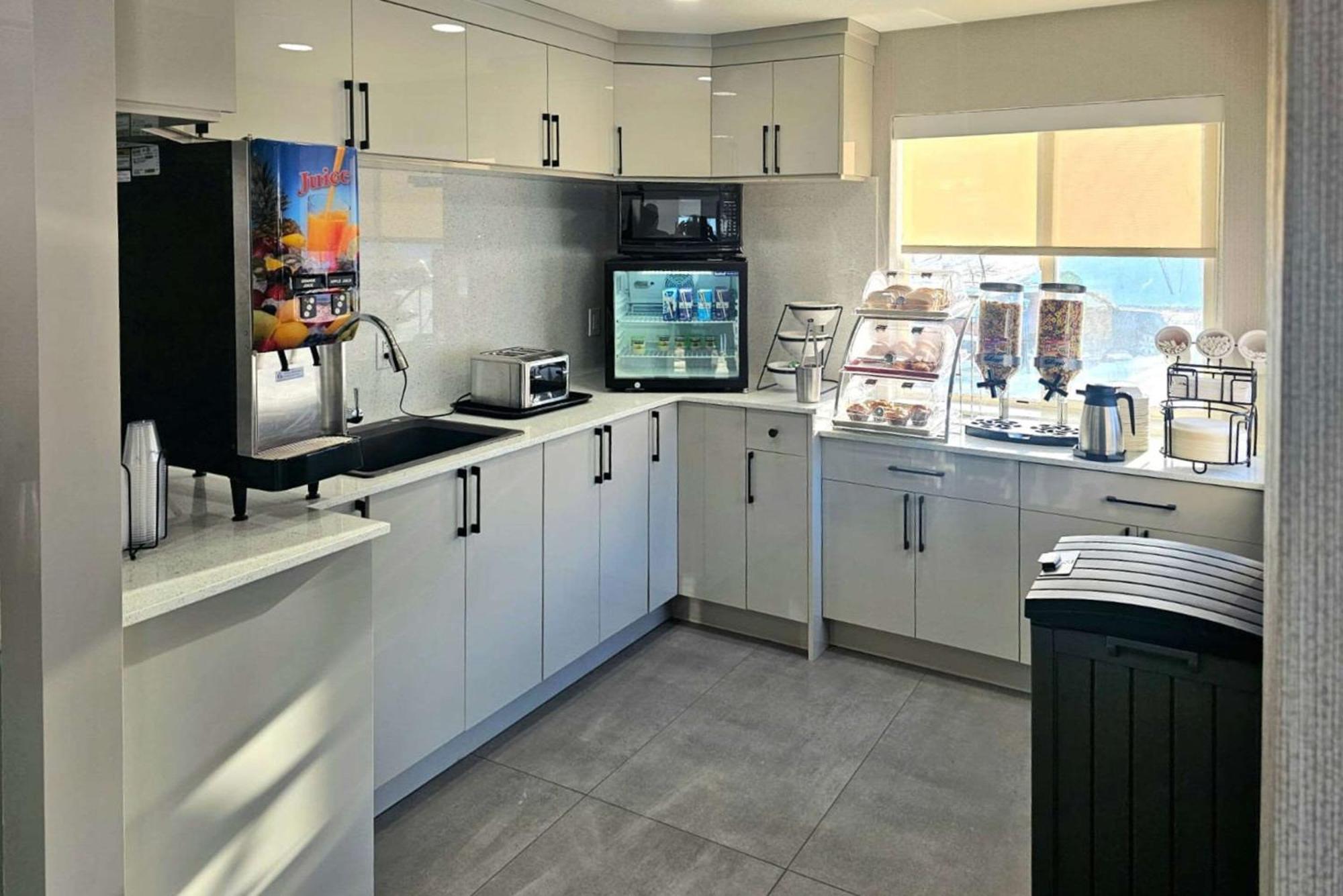 Rodeway & 3* Kamloops