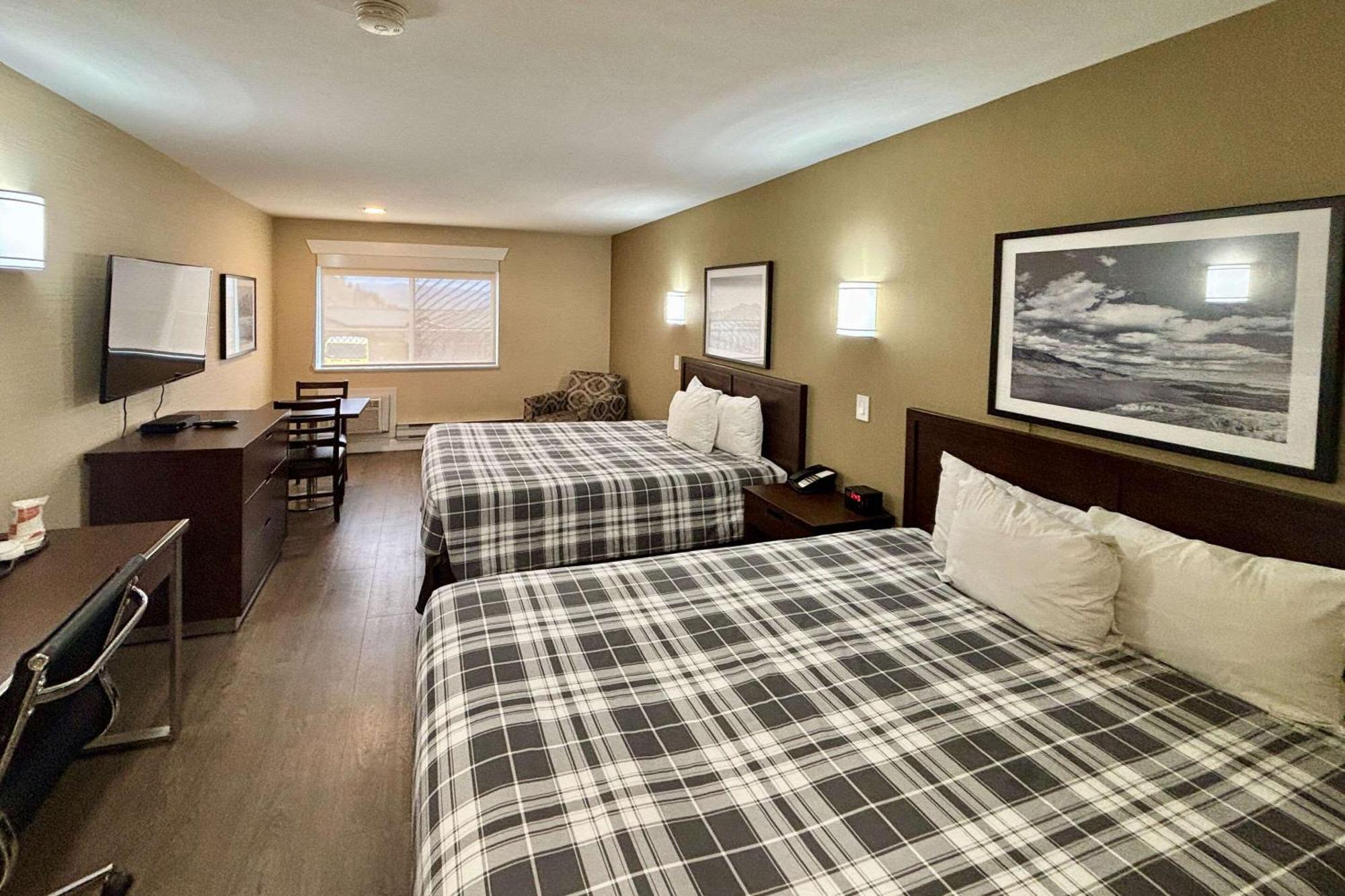 Rodeway & Hotel 3*