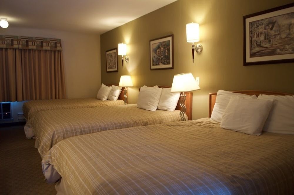 Rodeway & Hotel 3*